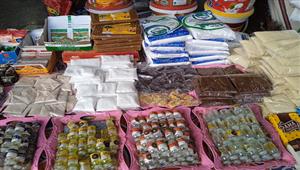 "البيتي يكسب الجاهز".. انتعاش حركة بيع "لوازم كحك العيد" بسوق العطارين في طنطا (فيدو وصور)