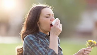 4 أطعمة تزيد من حساسية الربيع احذر تناولها 