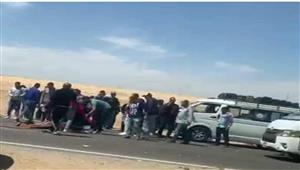 مصرع سيدة وإصابة 9 من عائلة واحدة في حادث بطريق جنيفة