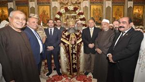 بالورود وصور الرئيس.. ايبارشيات منفلوط والدير المحرق تستقبل محافظ أسيوط ووكيل الأوقاف