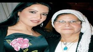 نبيلة عبيد تنعى والدة سمية الخشاب