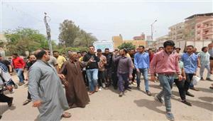 بالدموع واحتضان النعوش.. تشييع جثماني طالبين بالأكاديمية العربية في الدقهلية