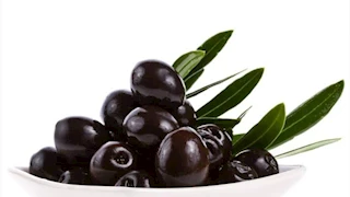 ما تأثير تناول الزيتون الأسود على صحة الكوليسترول؟