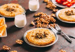 خبير تغذية يحذر هؤلاء من تناول الحلويات الرمضانية "فيديو"