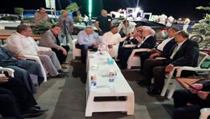 محافظ جنوب سيناء يشارك أهالي الطور فرحة ليلة العيد (فيديو وصور)