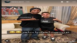 "نورت بيت أخوك".. أمير كرارة يستضيف رونالدينيو في منزله