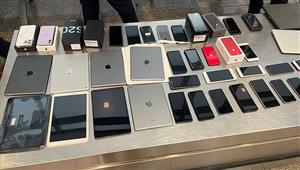 جمارك مطار القاهرة تحبط محاولة تهريب 38 محمولا وأجهزة أخرى