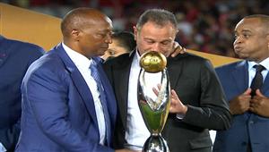 "هذا ليس عدلاً".. الخطيب يوجه رسالة إلى رئيسي فيفا وكاف أثناء مواساته (فيديو)