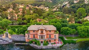 بحيرة كومو.. قِبلة النجوم والأثرياء