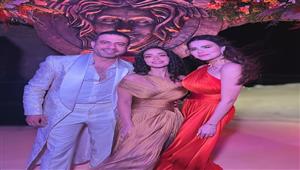 هنادي مهنا ترقص على "بسكوتاية مقرمشة" بحفل زفاف محمد فراج وبسنت شوقي (فيديو)