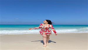 نسرين طافش تقضي عطلتها على شاطئ البحر (صور)