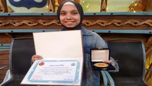 "مأخدتش دروس خصوصية والمدرسة سر نجاحي" .. مصراوي يلتقي الأولى على الشهادة الإعدادية في بورسعيد