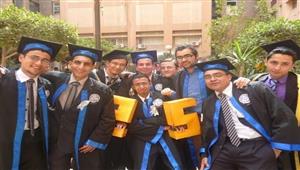  بالصور| مات بملابس العمل.. وفاة مدرس مساعد بكلية الطب بالمنوفية وسط زملائه