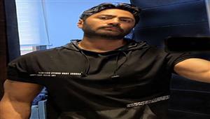 تامر حسني ينشر صورة جديدة له بعيون ابنته تالية