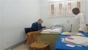 "راح الشغل بالجلابية البلدي".. إحالة مسؤول بالتضامن الاجتماعى في سوهاج للتحقيق- صور