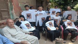 أسرة ضحية البلطجة ببنها تتلقى العزاء بعد إحالة الجناة للمفتي - فيديو وصور