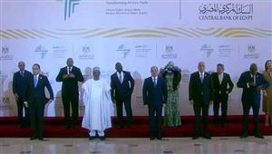 السيسي يتوسط صورة تذكارية للمشاركين بالاجتماعات السنوية للبنك الأفريقي