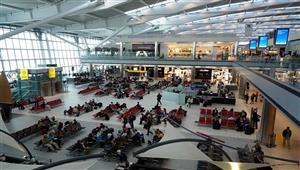 مطار جاتويك في لندن يضع سقفا لعدد الرحلات الجوية المسموح بها يوميا بسبب أزمة العمالة