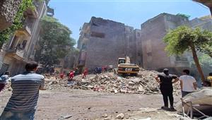 عقار الوايلي المنهار.. استمرار أعمال رفع الأنقاض والبحث عن ضحايا - صور