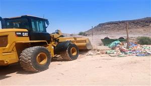بالصور- تنفيذ 9 قرارات إزالة لطواحين وكسارات الذهب بقرية في أسوان