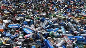 احذر هذا الأمر عند شرب المياه الغازية من "الكانز".. تصيبك بالأمراض