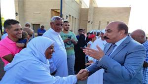بالصور- محافظ أسوان يودع حجاج بيت الله الحرام قبل السفر للأراضي المقدسة