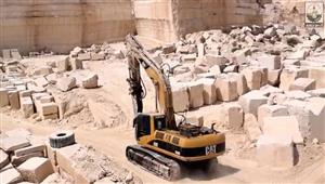 الاتصال انقطع.. نهاية مأساوية لعامل محاجر في أسيوط