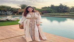 هنادي مهنا أمام "حمام السباحة" وفستان ميرهان حسين.. 10 لقطات لنجوم الفن في 24 ساعة