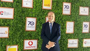 السفير البريطاني بالقاهرة: مصر "قوة عظمى" في مجال الطاقة