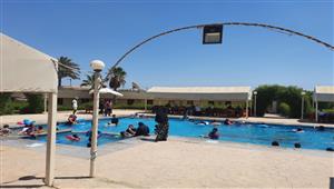 صور.. إقبال الأهالي على بحيرة قارون في الفيوم.. والسكرتير العام يتفقد الخدمات