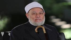  أبي يشرب قليلًا من الخمر ويقول إن هذا ليس حرامًا.. وعلي جمعة يرد