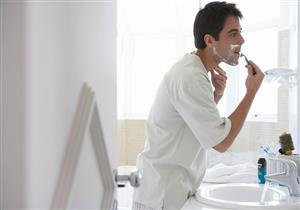 خدعوك فقالوا- حلاقة الذقن بالموس تساعد على نموها