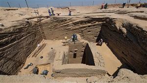 دليل على أول عولمة بالعالم القديم.. الكشف عن مقبرة قائد الجنود الأجانب في أبوصير - صور