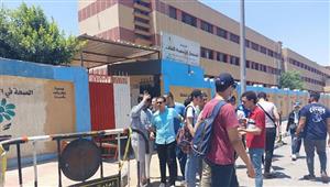 محاولات غش وإغماء.. ماذا حدث داخل لجان امتحانات الثانوية العامة بأسيوط؟ - فيديو