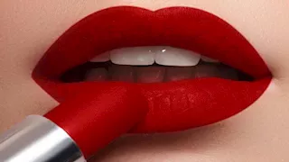ماذا يوجد داخل أحمر الشفاه؟.. رحلة التصنيع من المكونات إلى حقيبتك