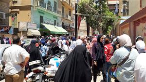 الامتحان طويل.. شكاوى طلاب الثانوية العامة من الجغرافيا والكيمياء بالسويس - صور