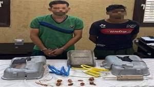 ضبط شخصين لاتهامهما بسرقة صندوق إشارات حركة سير القطارات