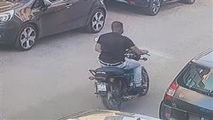 لص يسرق هاتفا محمولا من طالبة بأحد شوارع منطقة النزهة