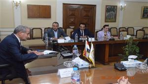 ضمن حملة "سوا هنعدي".. وزير التموين يلتقى وفد تنسيقية شباب الأحزاب