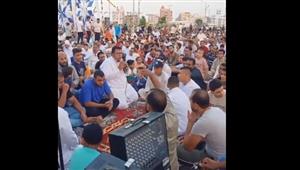 صلاة عيد الأضحى داخل الجامع الكبير في السويس