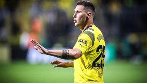 تقارير تكشف مدة غياب مدافع دورتموند الجديد بسبب الإصابة