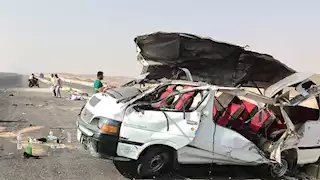 إصابة 8 أشخاص في انقلاب ميكروباص على الطريق الأوسطي بسوهاج