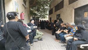 كنيسة أبو سيفين| لحظات الانتظار أمام ثلاجات الموتى تربط الدموع بالذكريات (صور)