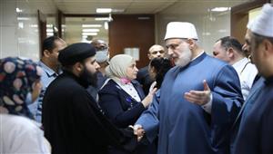 وفد أزهري يزور مصابي حريق كنيسة المنيرة (صور)