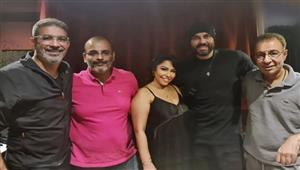 هل عادت شيرين عبد الوهاب للتعاون مع مدير أعمالها ياسر خليل؟