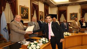 محافظ القاهرة يكرم 150 متدربا ويعلن تشغيل عدد منهم