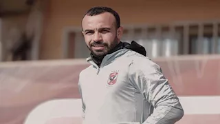 محمد مجدى أفشة يؤدي مناسك العمرة وكهربا يعلق