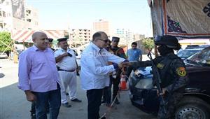 في ختام الاحتفال السنوي.. محافظ أسيوط يتفقد تمركزات أمنية بمحيط دير درنكة (صور)