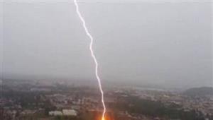 صاعقة تضرب مجمع ورش في ألمانيا وتتسبب في خسائر بملايين اليورو