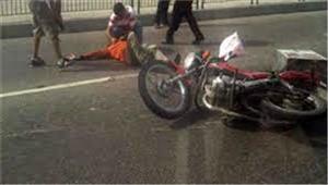 3 مصابين في تصادم دراجتين ناريتين بالواحات